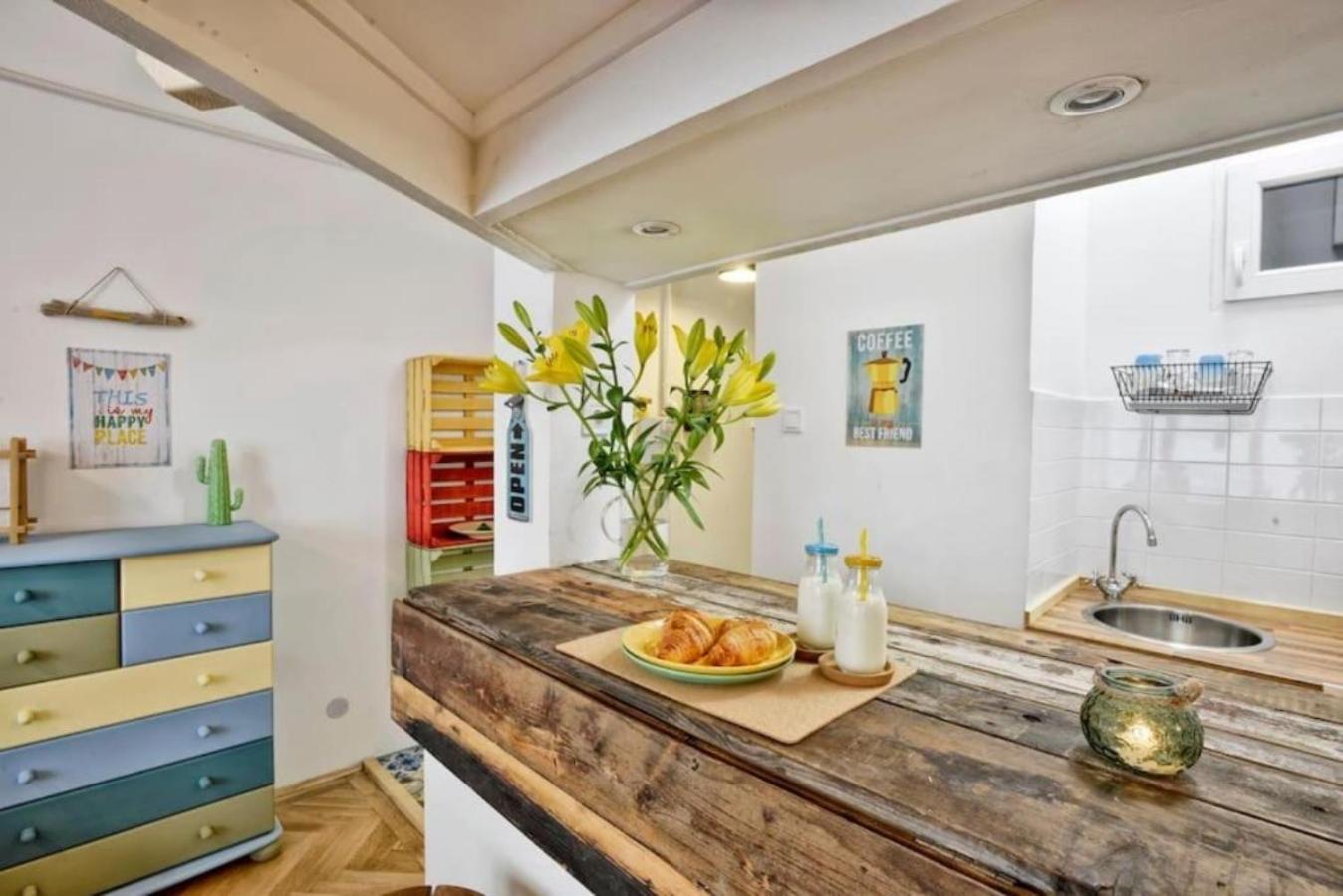 Lejlighed Charming With Bistro Kitchen